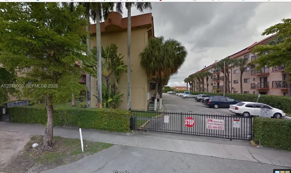 5490 W 21st Court Hialeah FL 33016