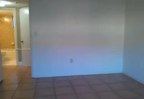 5490 W 21st Court Hialeah FL 33016