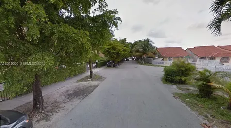 5490 W 21st Court Hialeah FL 33016