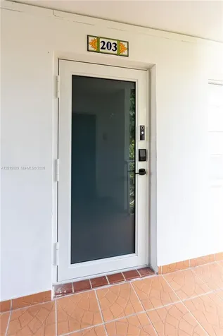 525 Meridian Avenue Miami Beach FL 33139