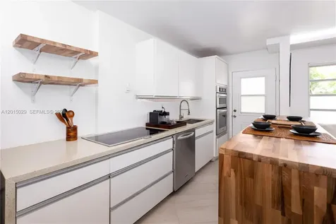 525 Meridian Avenue Miami Beach FL 33139