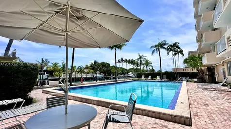 North Miami FL 33181
