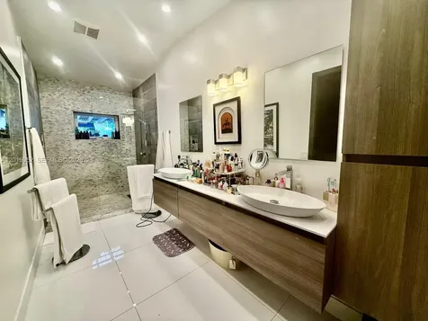 5250 SW 62nd Avenue Miami FL 33155