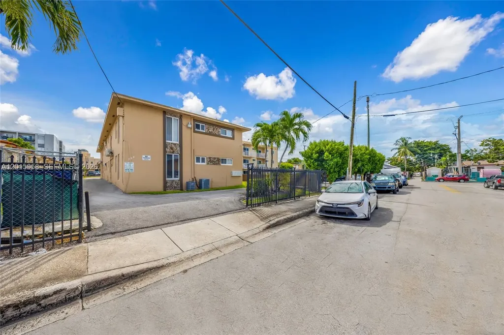 225 SW 18th Avenue Miami FL 33135