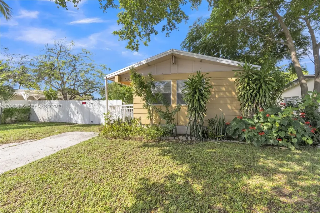 2005 NW 11th Avenue Fort Lauderdale FL 33311
