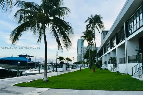 1901 Brickell Avenue Miami FL 33129