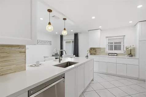 9011 NW 15th Place Plantation FL 33322