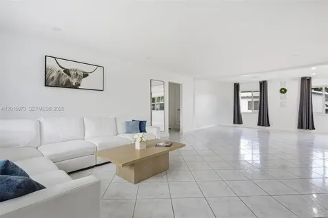 9011 NW 15th Place Plantation FL 33322