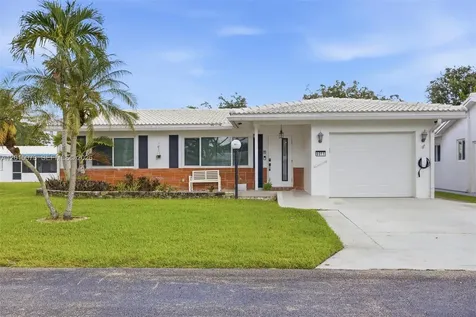 9011 NW 15th Place Plantation FL 33322