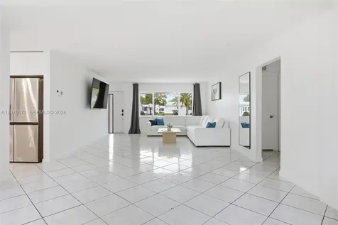 9011 NW 15th Place Plantation FL 33322