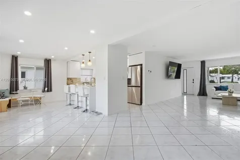 9011 NW 15th Place Plantation FL 33322