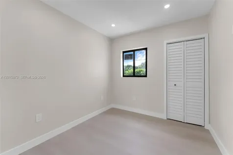 3250 SW 68th Avenue Miami FL 33155
