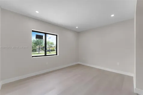 3250 SW 68th Avenue Miami FL 33155