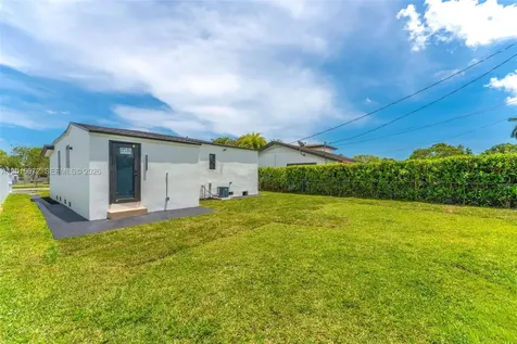 3250 SW 68th Avenue Miami FL 33155