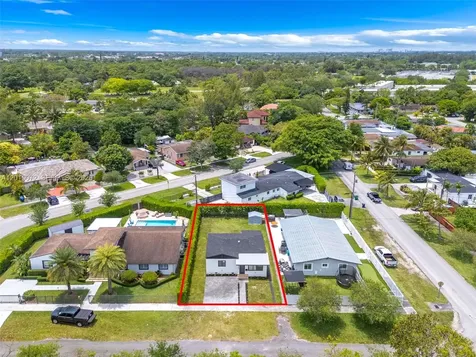3250 SW 68th Avenue Miami FL 33155