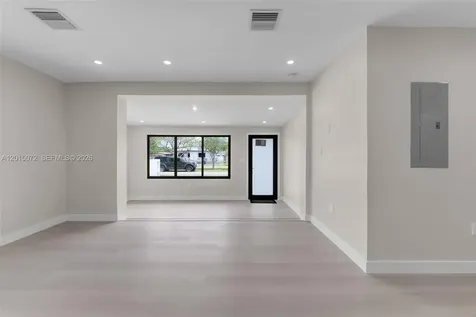 3250 SW 68th Avenue Miami FL 33155