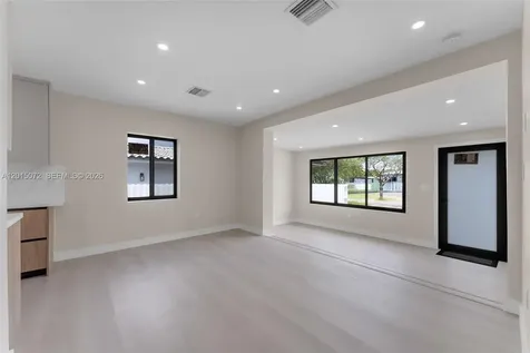 3250 SW 68th Avenue Miami FL 33155