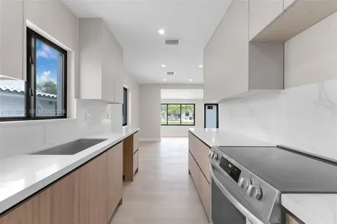 3250 SW 68th Avenue Miami FL 33155