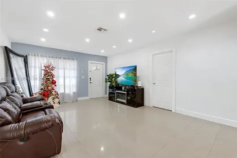 1820 N 27th Avenue Hollywood FL 33020