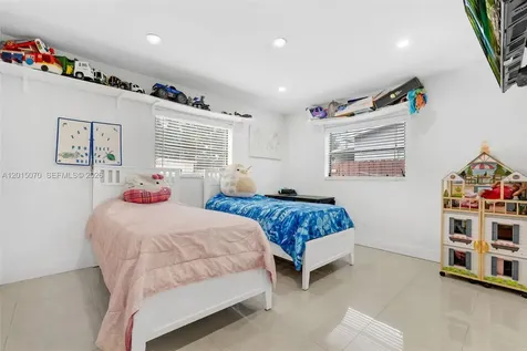 1820 N 27th Avenue Hollywood FL 33020