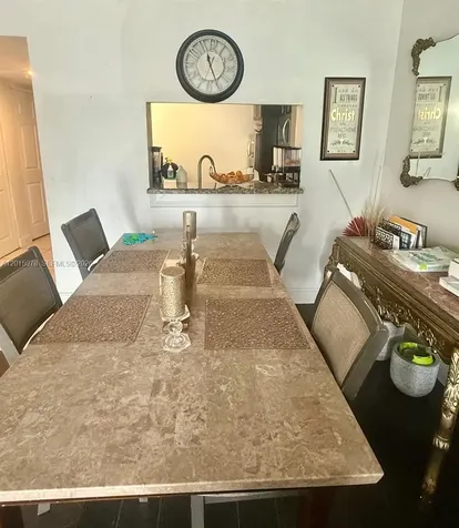 488 NW 165th St Road Miami FL 33169