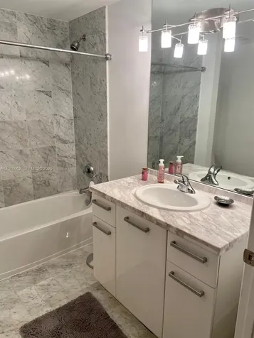 253 NE 2nd Street Miami FL 33132