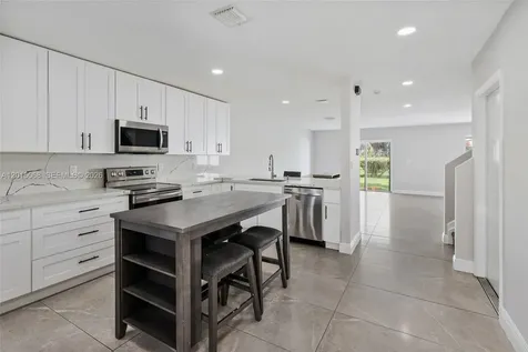 9872 NW 19th Place Sunrise FL 33322