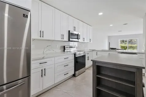 9872 NW 19th Place Sunrise FL 33322