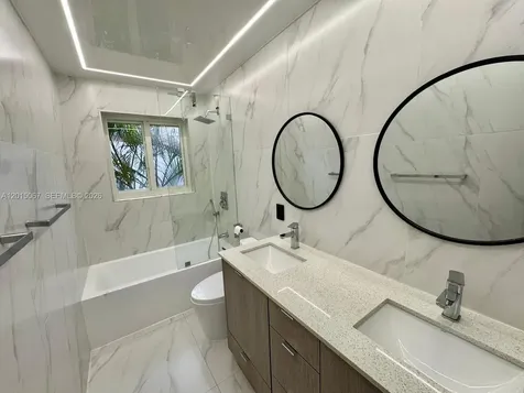 935 Weeping Willow Way Hollywood FL 33019