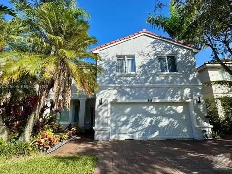 935 Weeping Willow Way Hollywood FL 33019