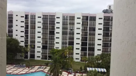 16909 N Bay Road Sunny Isles Beach FL 33160