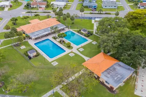 4605 NW 47th Court Tamarac FL 33319