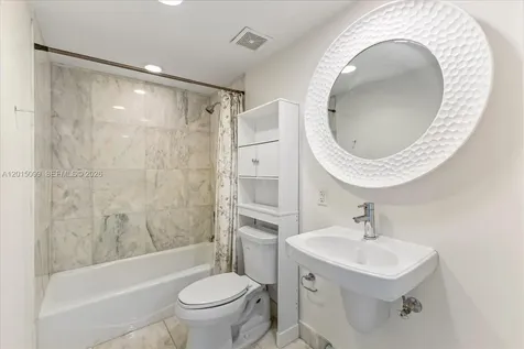 421 Meridian Avenue Miami Beach FL 33139