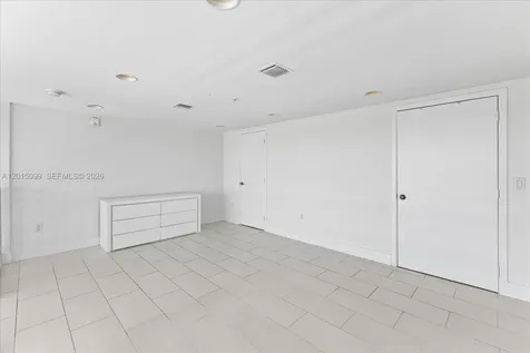 421 Meridian Avenue Miami Beach FL 33139