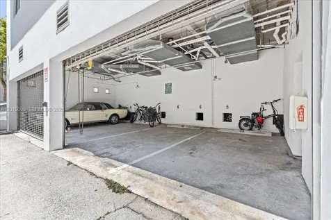 421 Meridian Avenue Miami Beach FL 33139