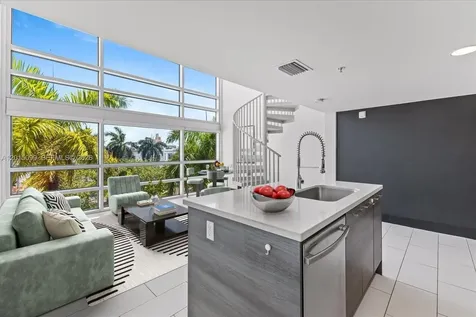 421 Meridian Avenue Miami Beach FL 33139