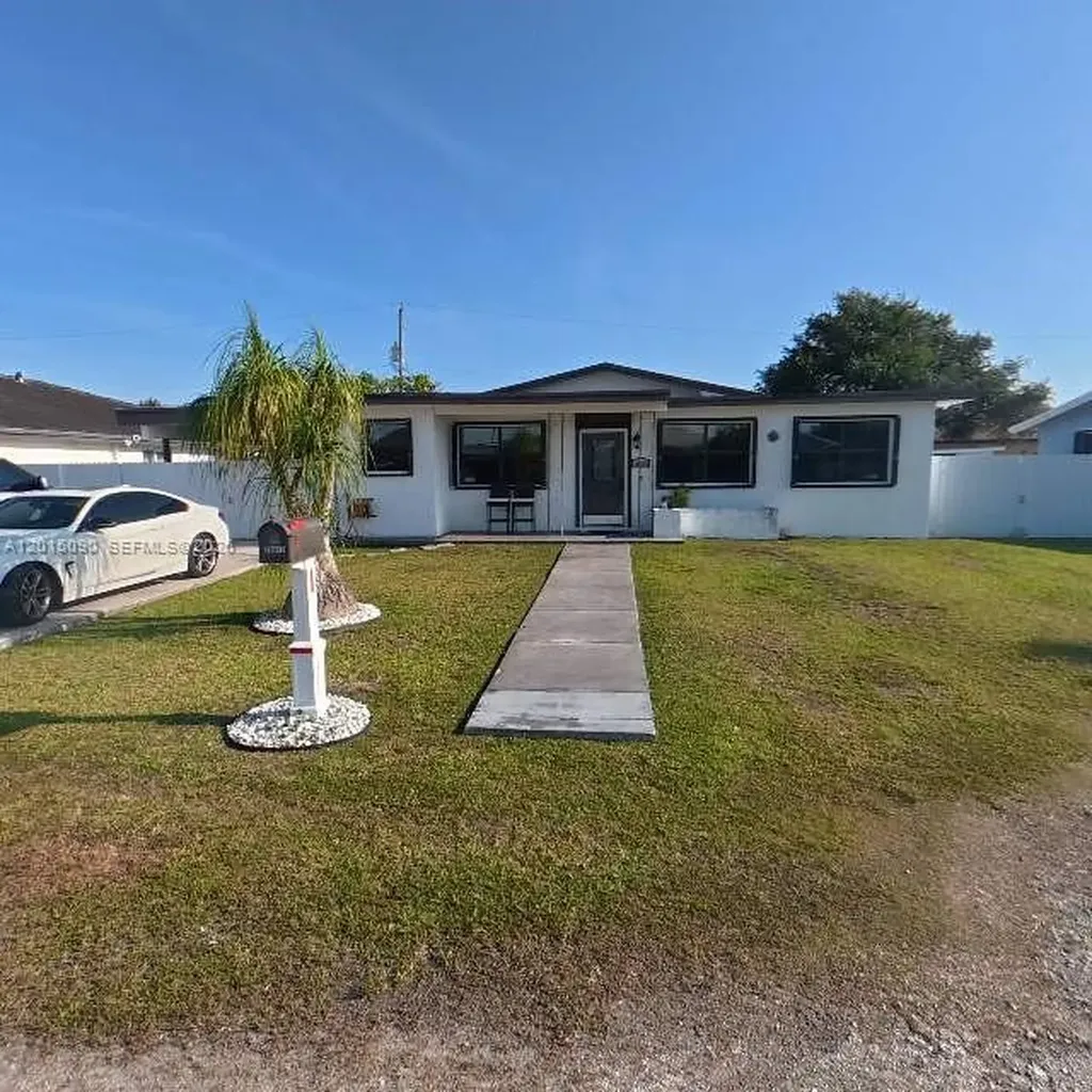 10955 SW 217th Terrace Miami FL 33170