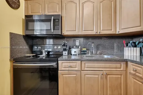 1755 W 60th Street Hialeah FL 33012