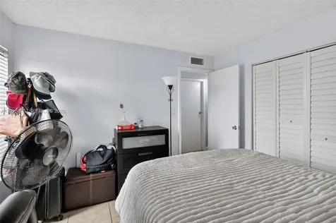 1755 W 60th Street Hialeah FL 33012