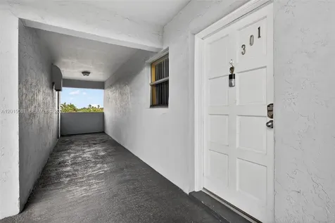 1755 W 60th Street Hialeah FL 33012