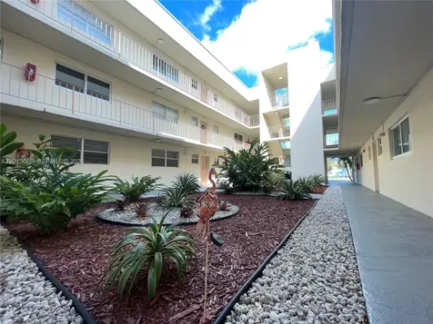 10300 Coral Way Miami FL 33165