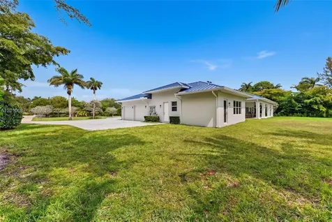 2400 SW 112th Avenue Davie FL 33325