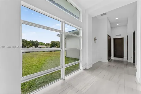 2400 SW 112th Avenue Davie FL 33325