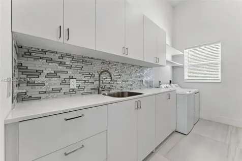 2400 SW 112th Avenue Davie FL 33325