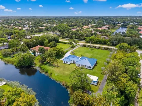 2400 SW 112th Avenue Davie FL 33325