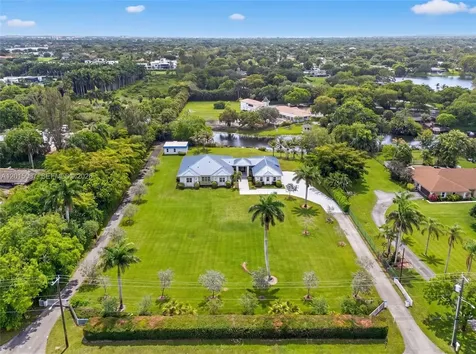 2400 SW 112th Avenue Davie FL 33325