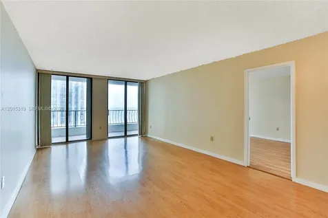 555 NE 15th Street Miami FL 33132