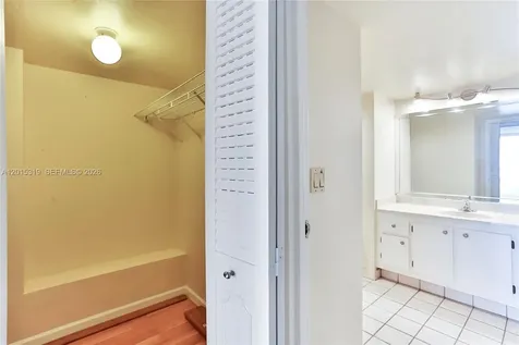 555 NE 15th Street Miami FL 33132
