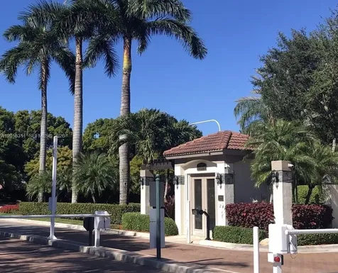 800 Sorrento Drive Weston FL 33326