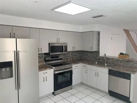800 Sorrento Drive Weston FL 33326